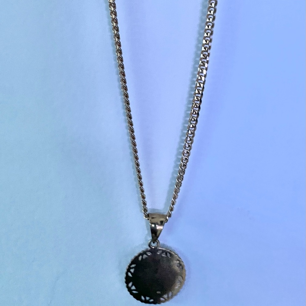 Gold Cuban Link Chain Necklace + Circular Pendant - Picture 2 of 4